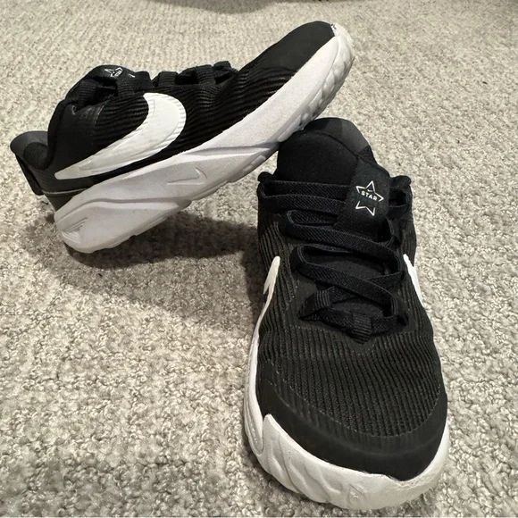 Nike Toddler Shoes - Picture 10 of 10